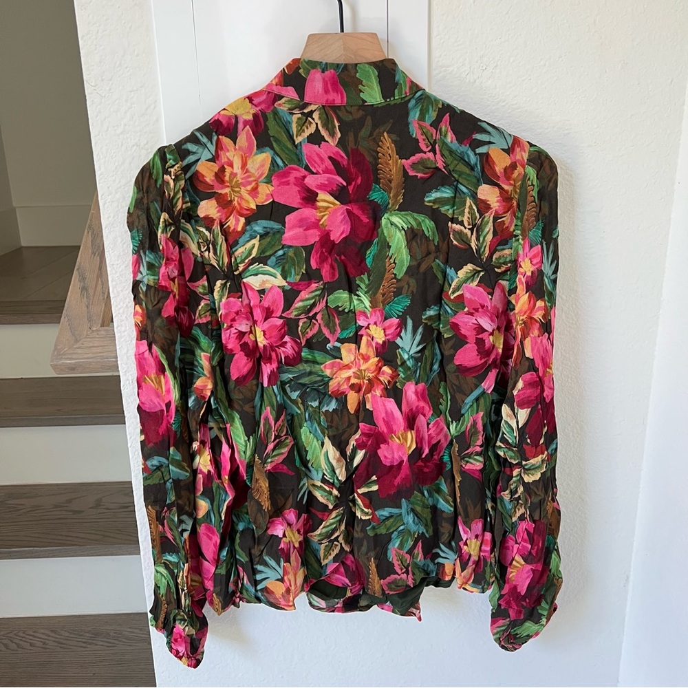 NWT FARM Rio + Anthropologie Pintucked Buttondown Blouse Top in Floral Print - Picture 5 of 9